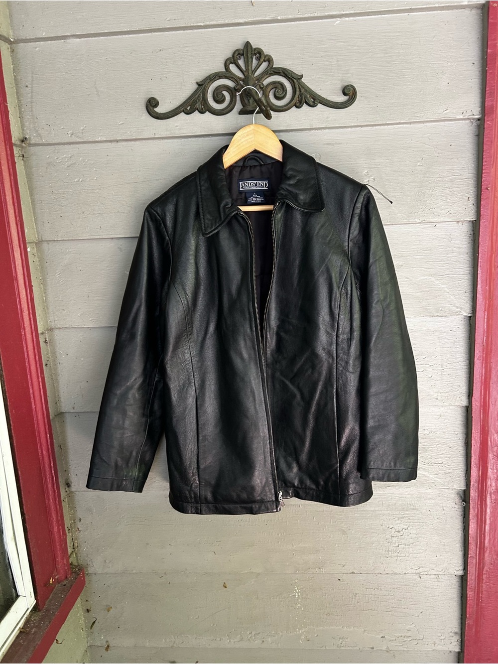 L.L. Bean Women's Black Leather Zip-Front Jacket size 6-8